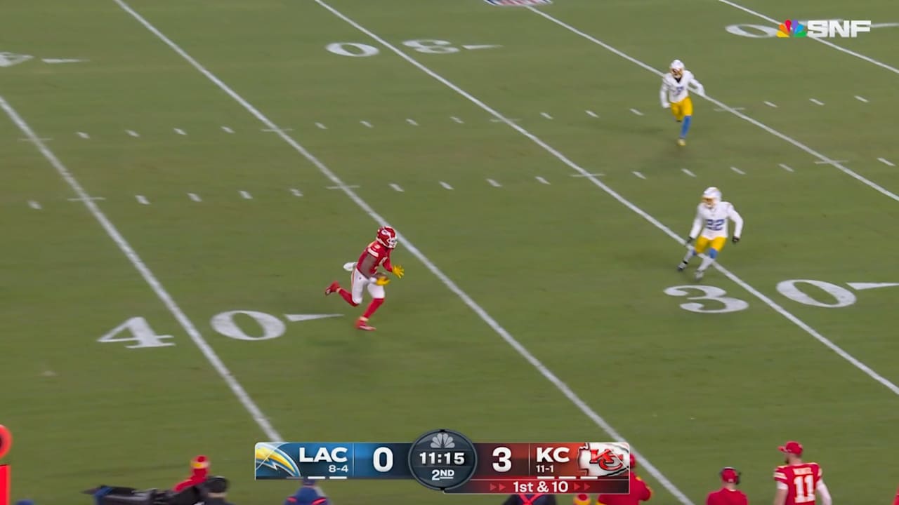 Patrick Mahomes’ 26-yard Pass Connects with Wide Open Juju Smith-Schuster [Video]