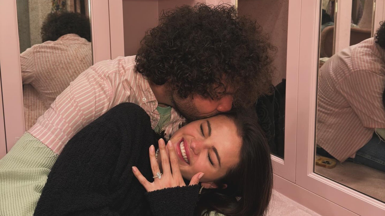 Was Selena Gomezs Engagement Sponsored by Taco Bell? [Video]