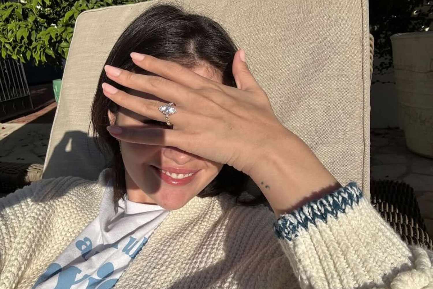 Selena Gomez Shows Off Engagement Ring from Benny Blanco [Video]