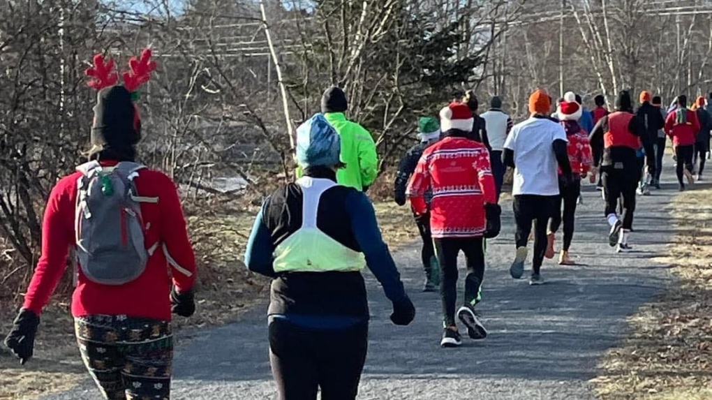 N.B. news: Runners brave the cold for Christmas endurance test [Video]