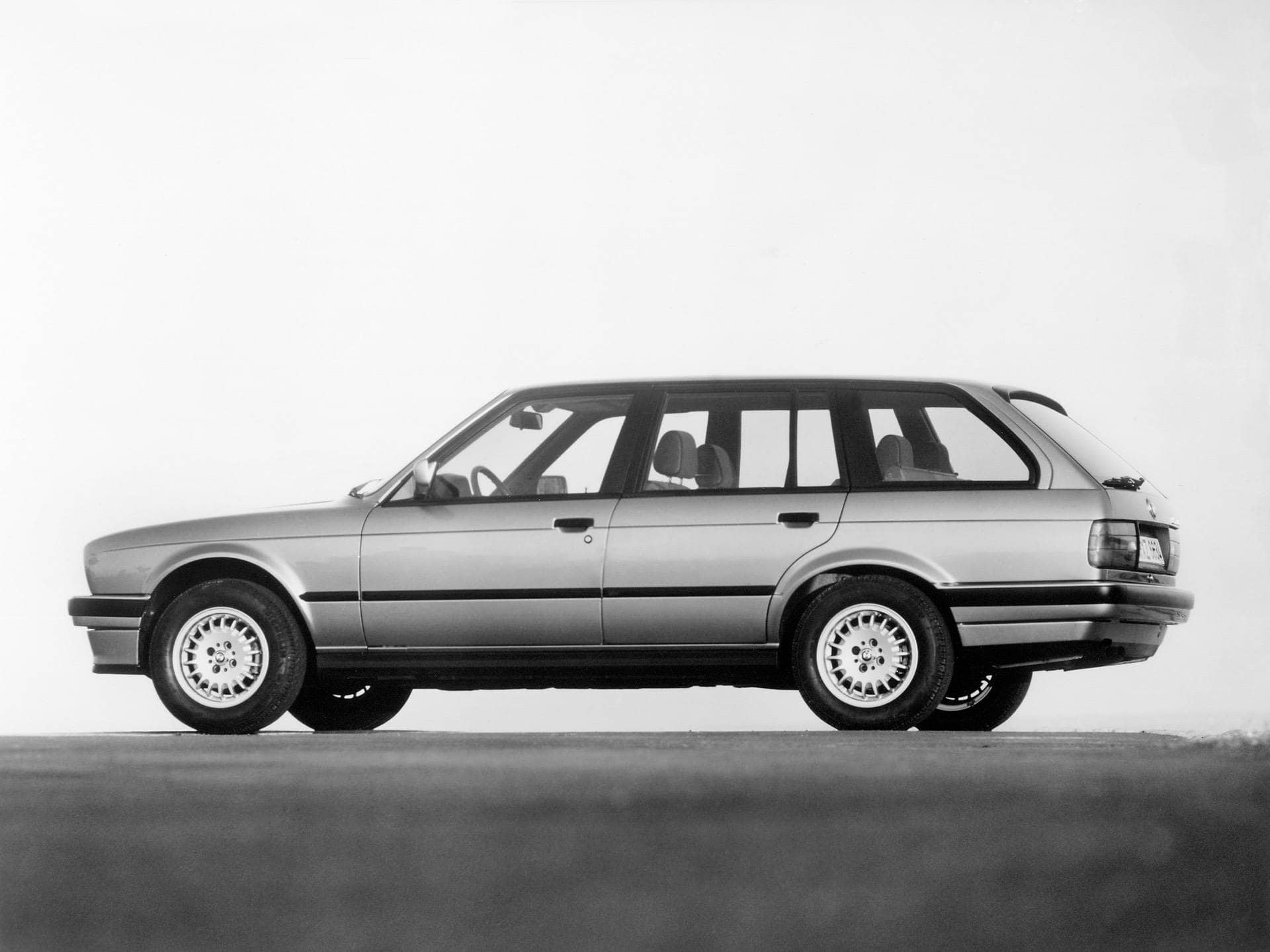 Jay Leno and Jason Cammisa Bond Over a Rare BMW 325i Touring (E30) [Video]