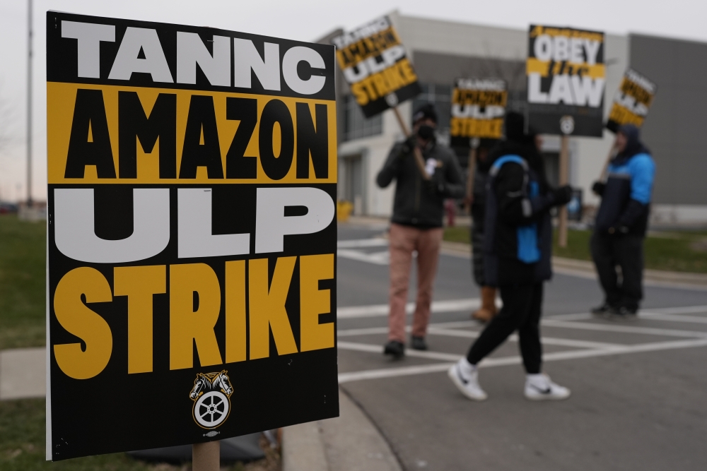 Amazon workers strike at multiple facilities as Teamsters seek labor contract [Video]