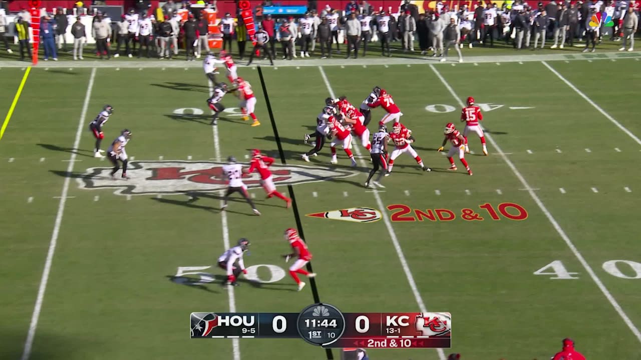 Chiefs Wide Receiver DeAndre Hopkins Gets into Texans Territory on Tight-Window Catch [Video]