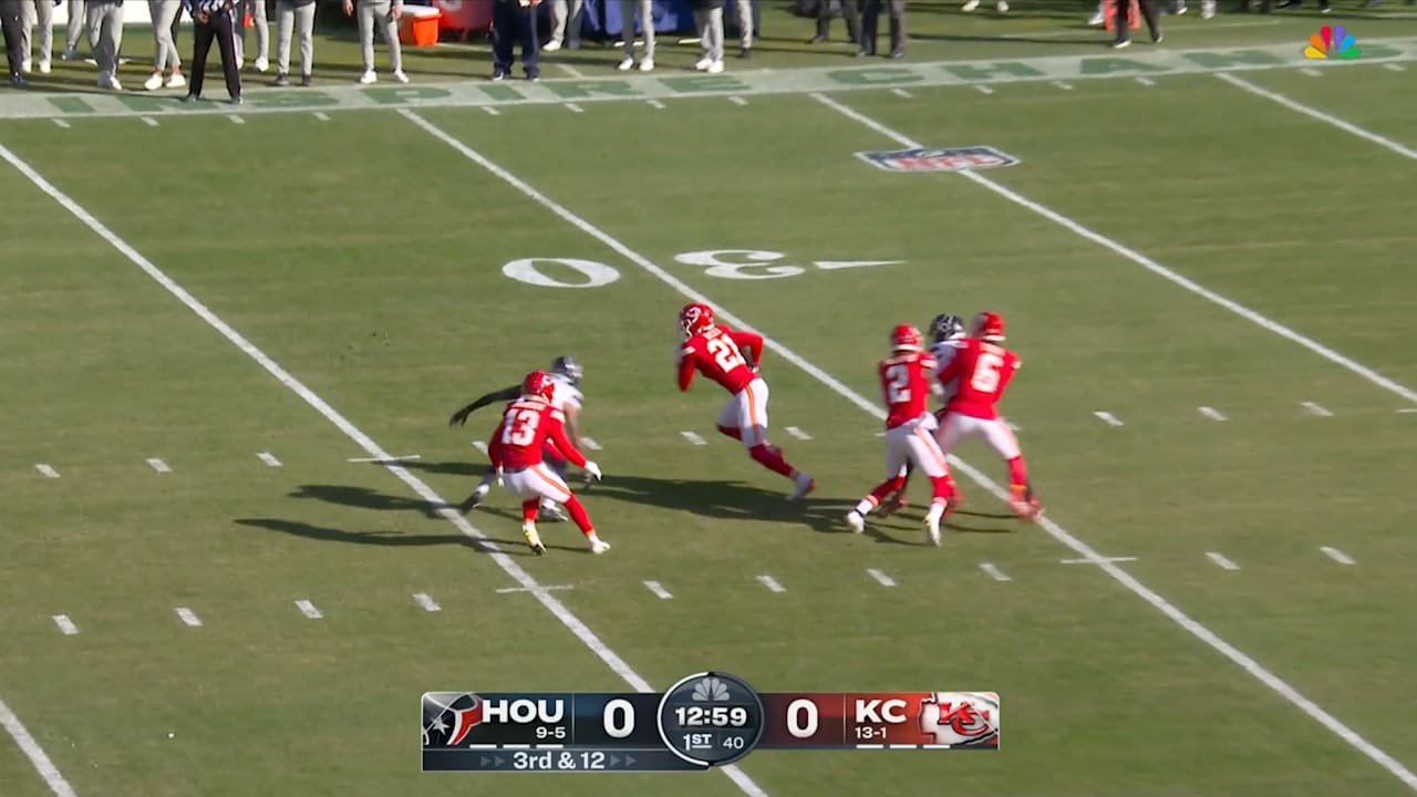 Chiefs Defensive Back Jaden Hicks Intercepts the Pass from Texans Quarterback C.J. Stroud [Video]