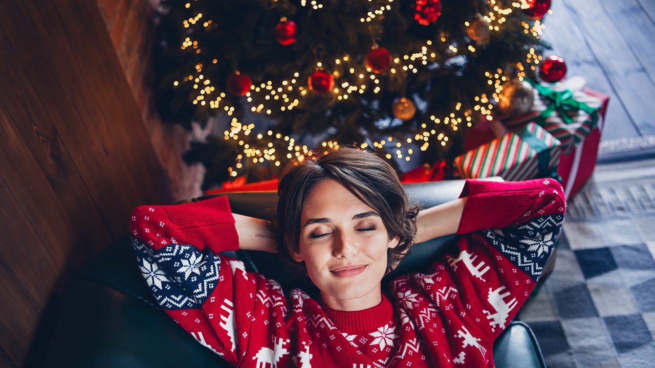 5 sleep tips for a better snooze while you’re home for the holidays [Video]