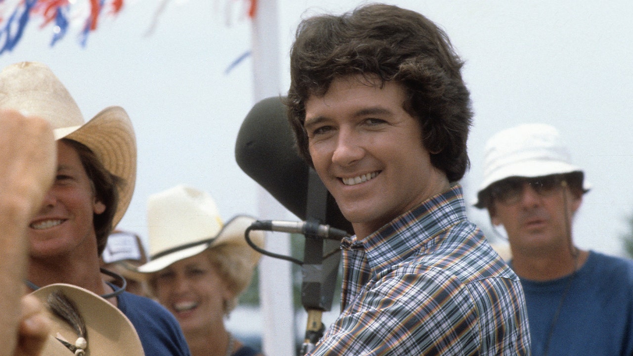 ‘Dallas’ star Patrick Duffy would start mornings on-set with a bottle of champagne and tequila [Video]