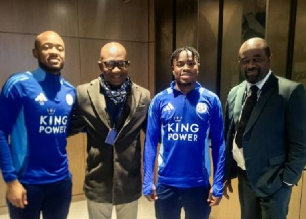 Kurt Okraku, Mark Addo visit Jordan Ayew, Fatawu Issahaku in UK on Christmas Day [Video]