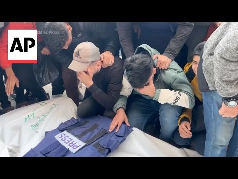 Funeral for 5 Palestinian journalists killed by Israeli strike outside Gaza hospital [Video]