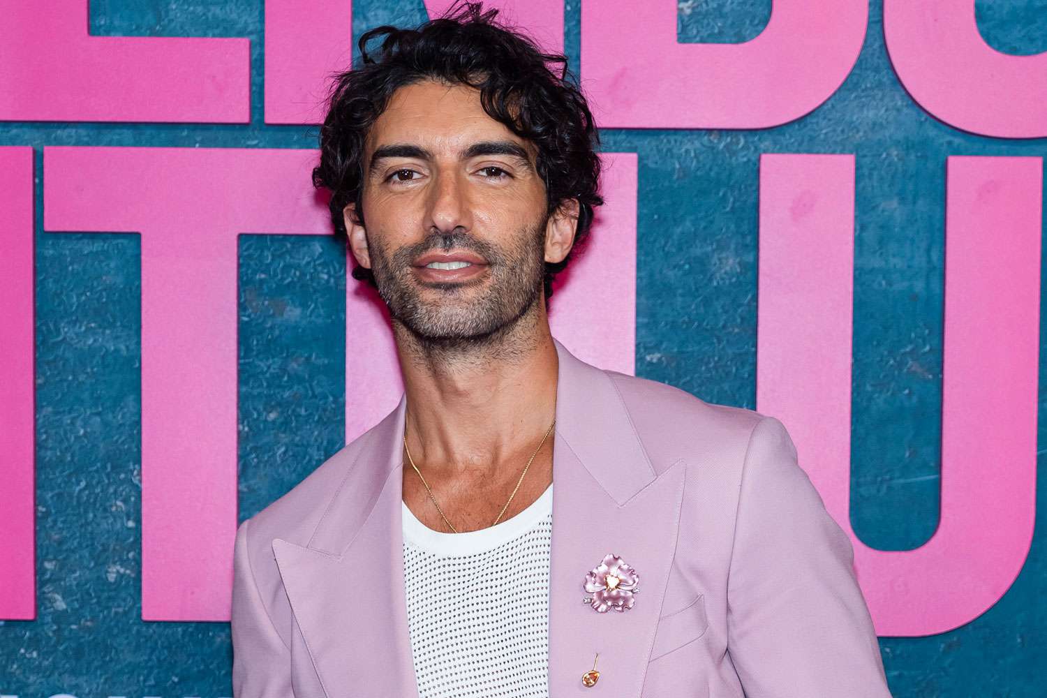 Podcaster Deletes Justin Baldoni Episode After Blake Lively Allegations [Video]