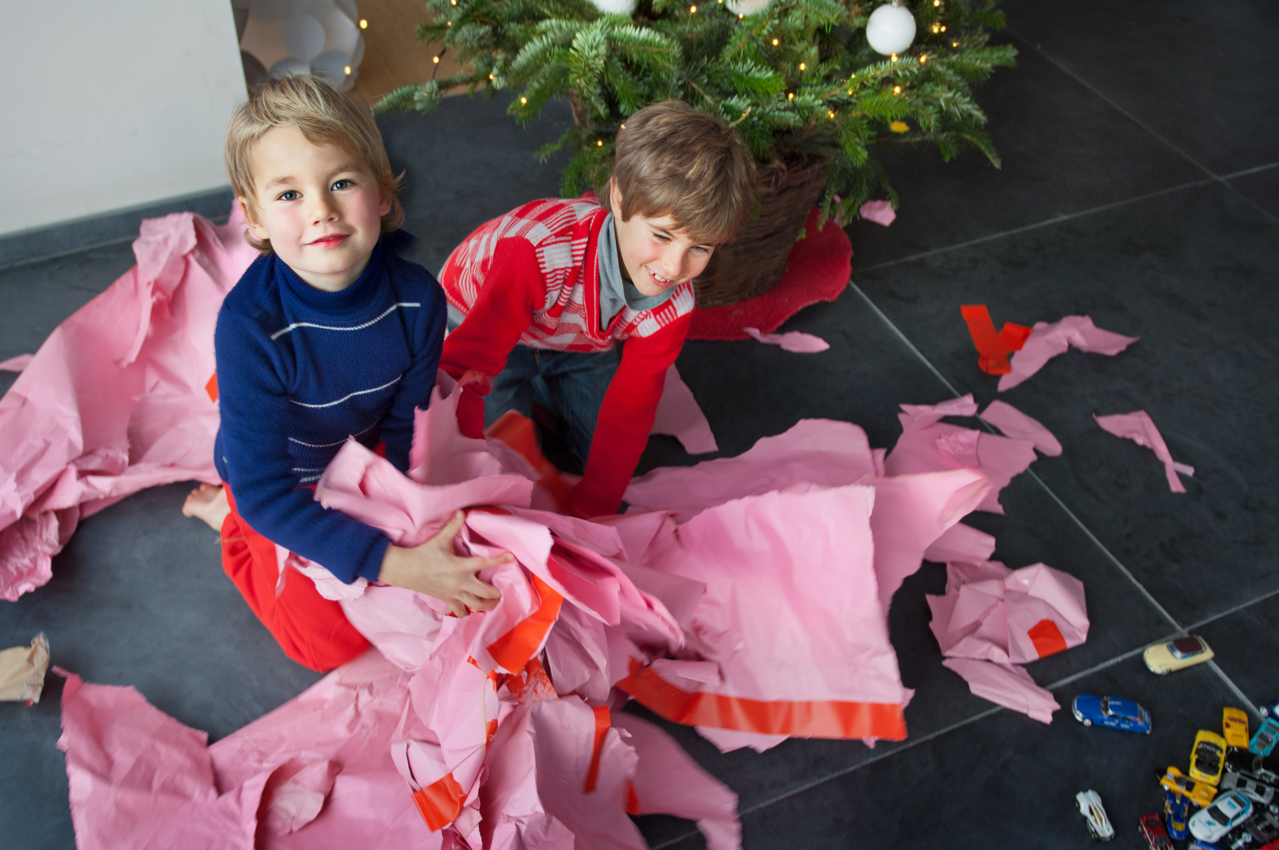 Outrage As Husband Let Kids Open Presents Without Mom on Christmas Morning [Video]