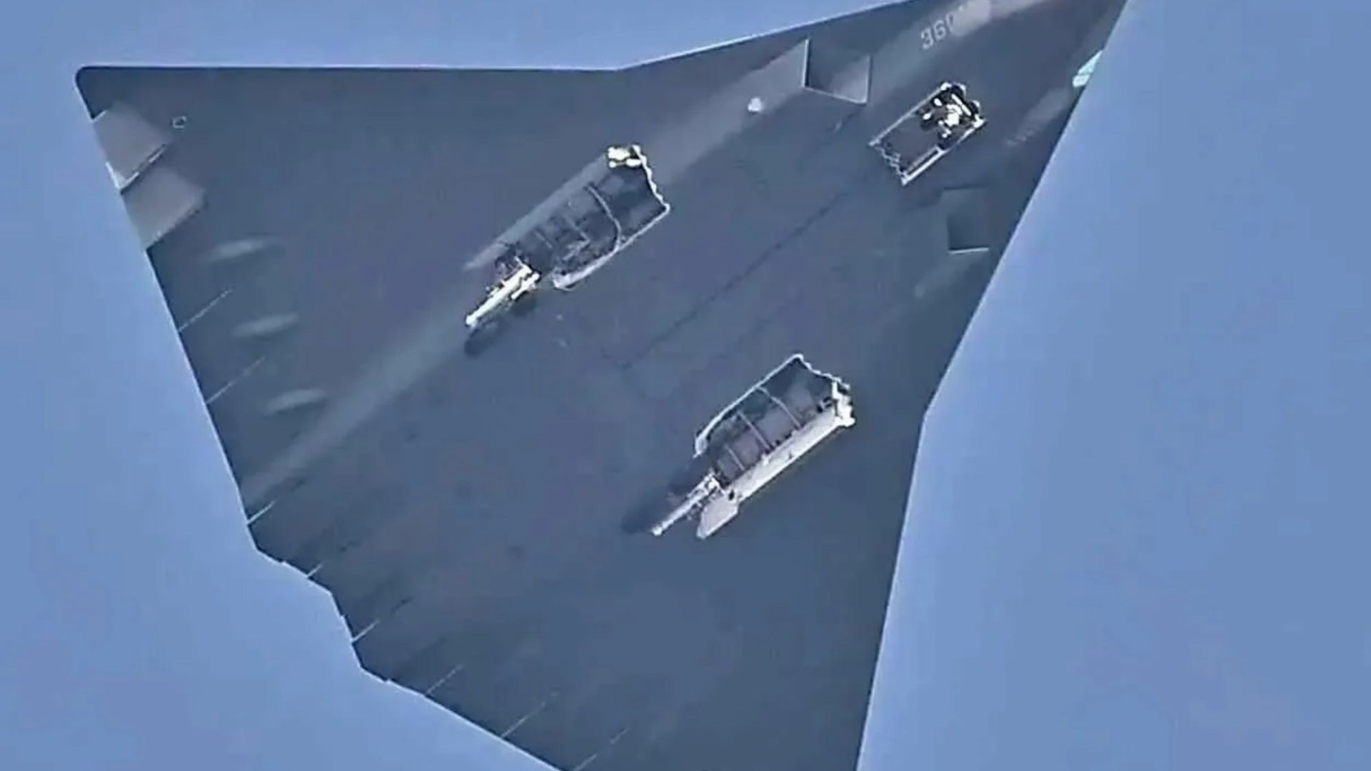 Watch China unveil menacing new UFO-shaped fighter jet with no tail on tyrant Maos birthday in mysterious 1st flight [Video]