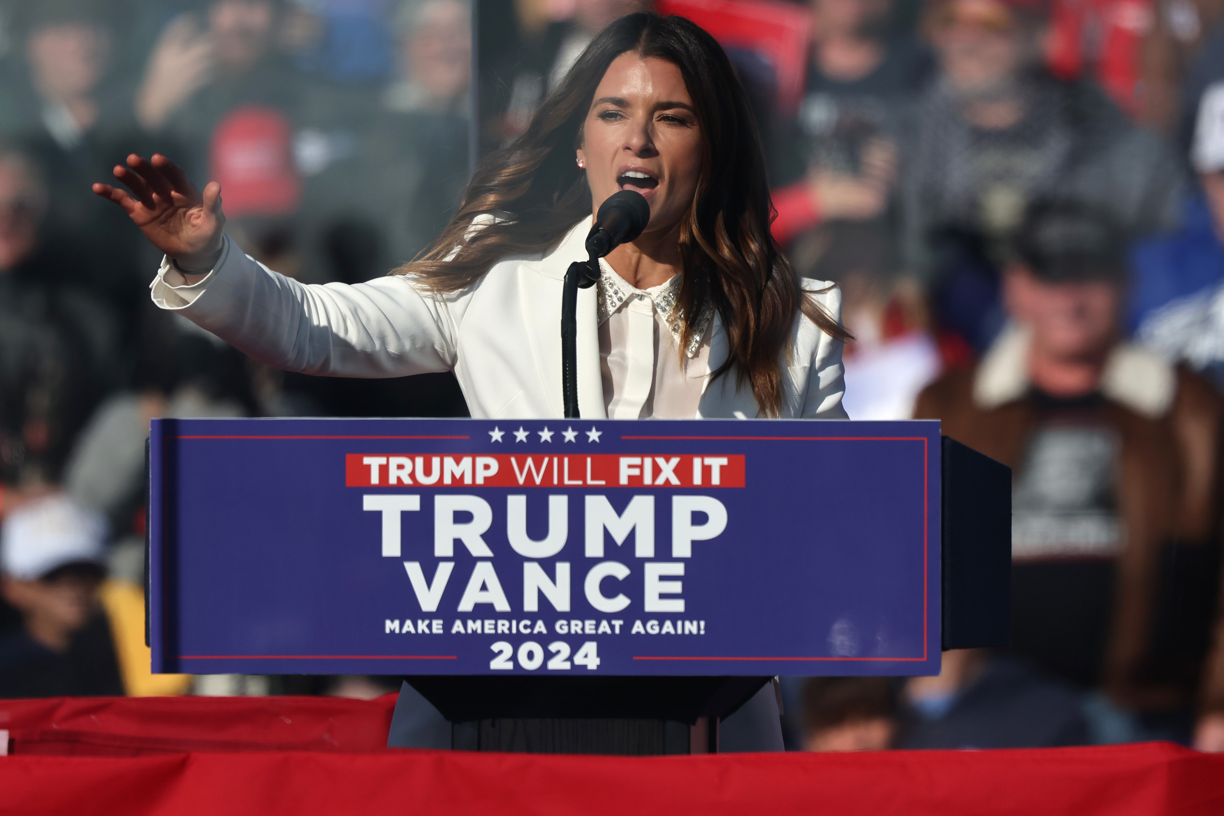 Danica Patrick Reveals Impact Of Passionate Donald Trump Support – ‘Drop Some Friends’ [Video]