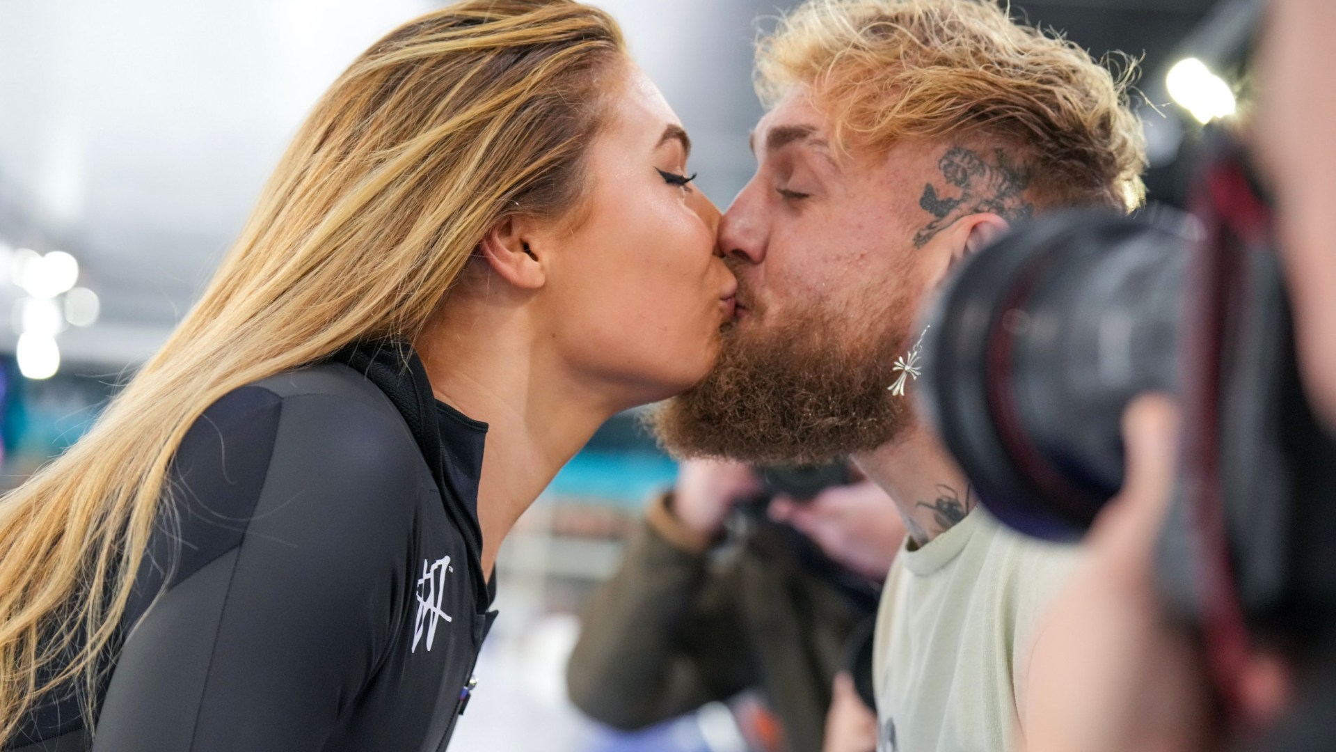 Jake Paul shares kiss with speed skater girlfriend Jutta Leerdam after she wins another title [Video]