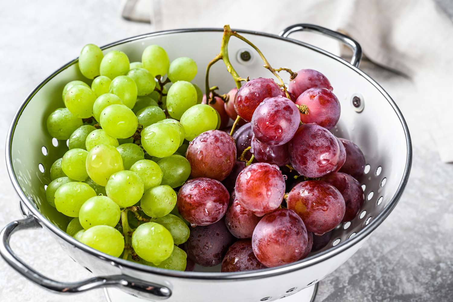 How to Wash Grapes the Right Way, According to Experts [Video]