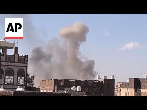 Smoke rises as US launches airstrikes on military targets of Houthi rebels in Yemen [Video]