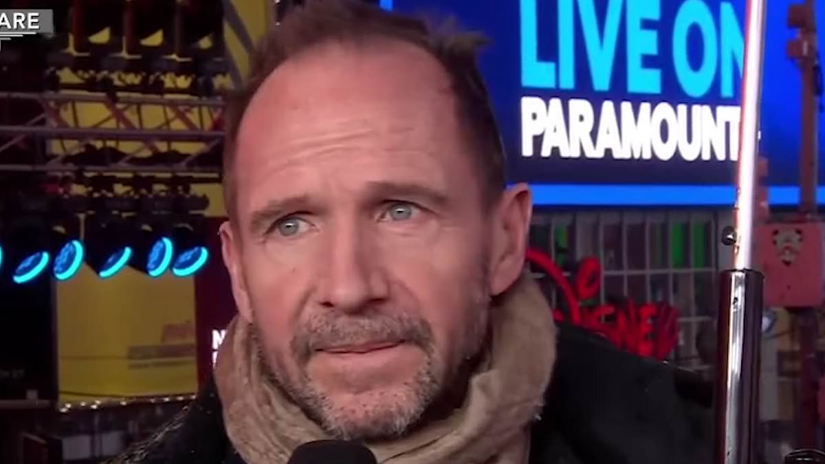 Fans are all saying the same thing about Ralph Fiennes reenacting THAT viral 2024 meme [Video]