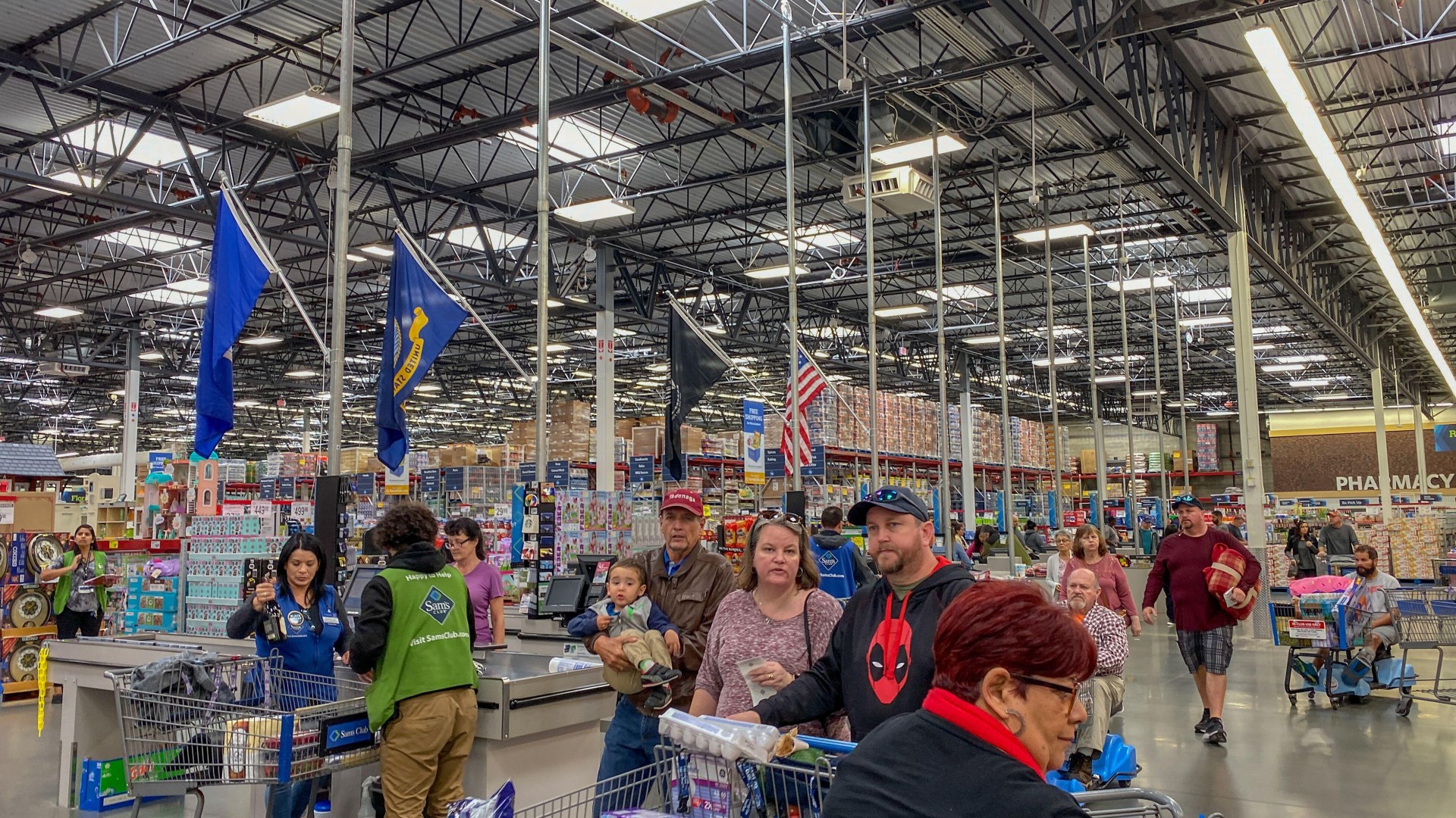 Sams Club thanks shopper after they demand change to membership policy that makes in-store experience difficult [Video]