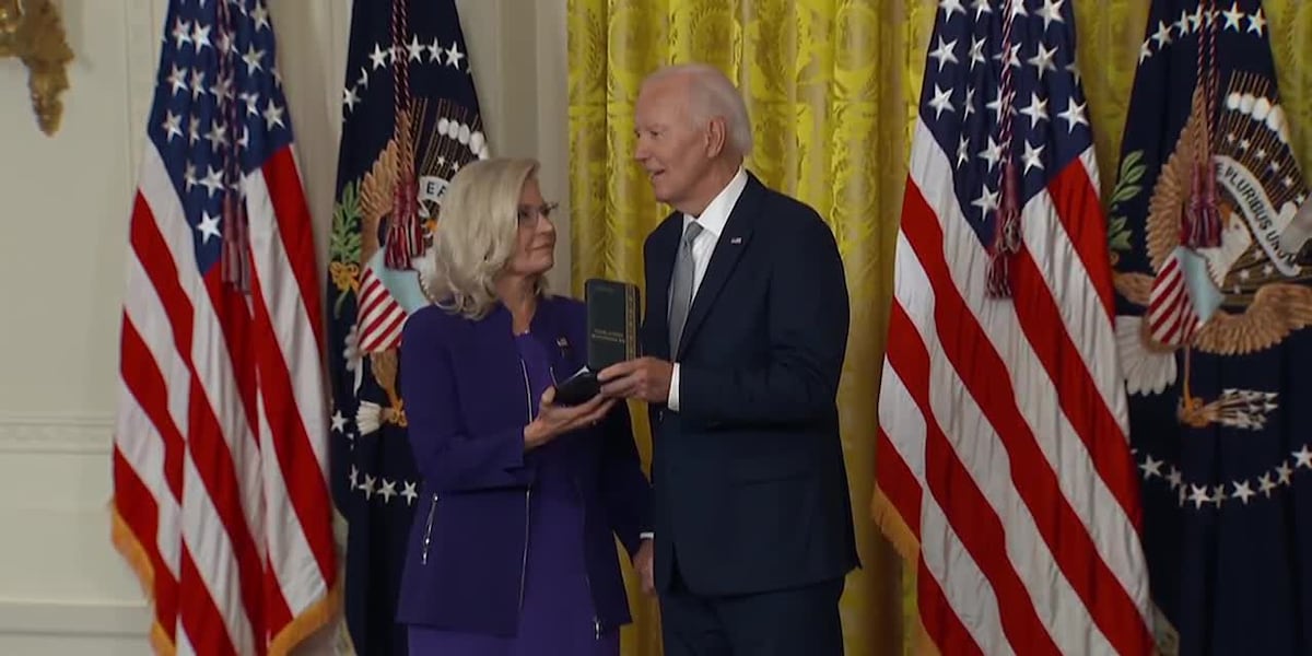 President Biden awards the Presidential Citizens Award [Video]