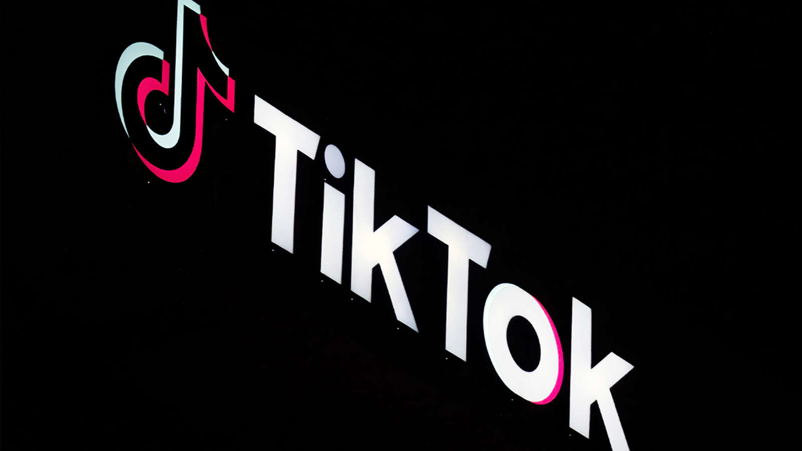 US social media: TikTok creators left in limbo while awaiting decision on potential platform ban [Video]