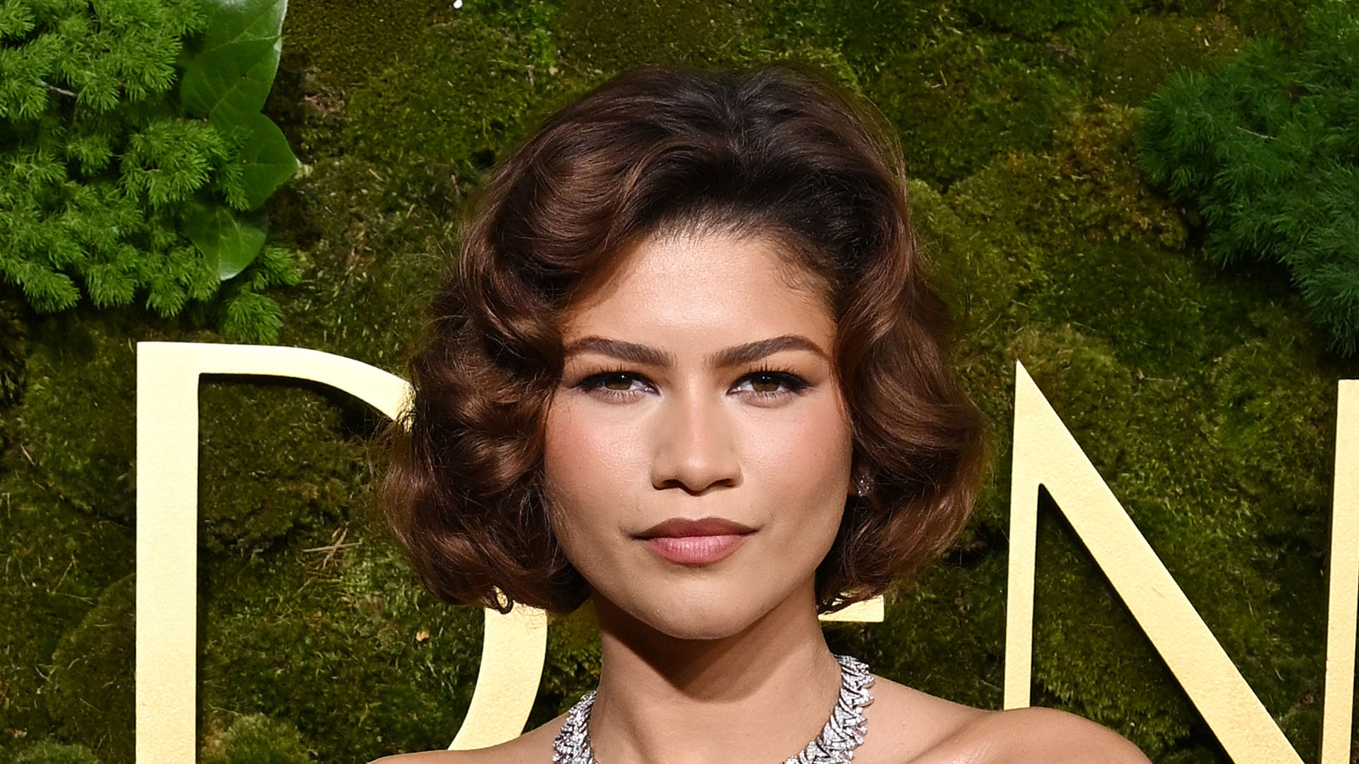 Zendaya fans spot blink-and-you’ll miss it Tom Holland engagement clue after star debuted massive ring at Golden Globes [Video]