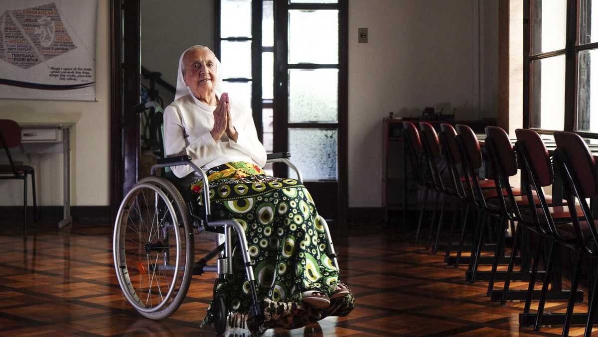 Soccer-loving nun is world’s oldest living person at nearly 117 [Video]