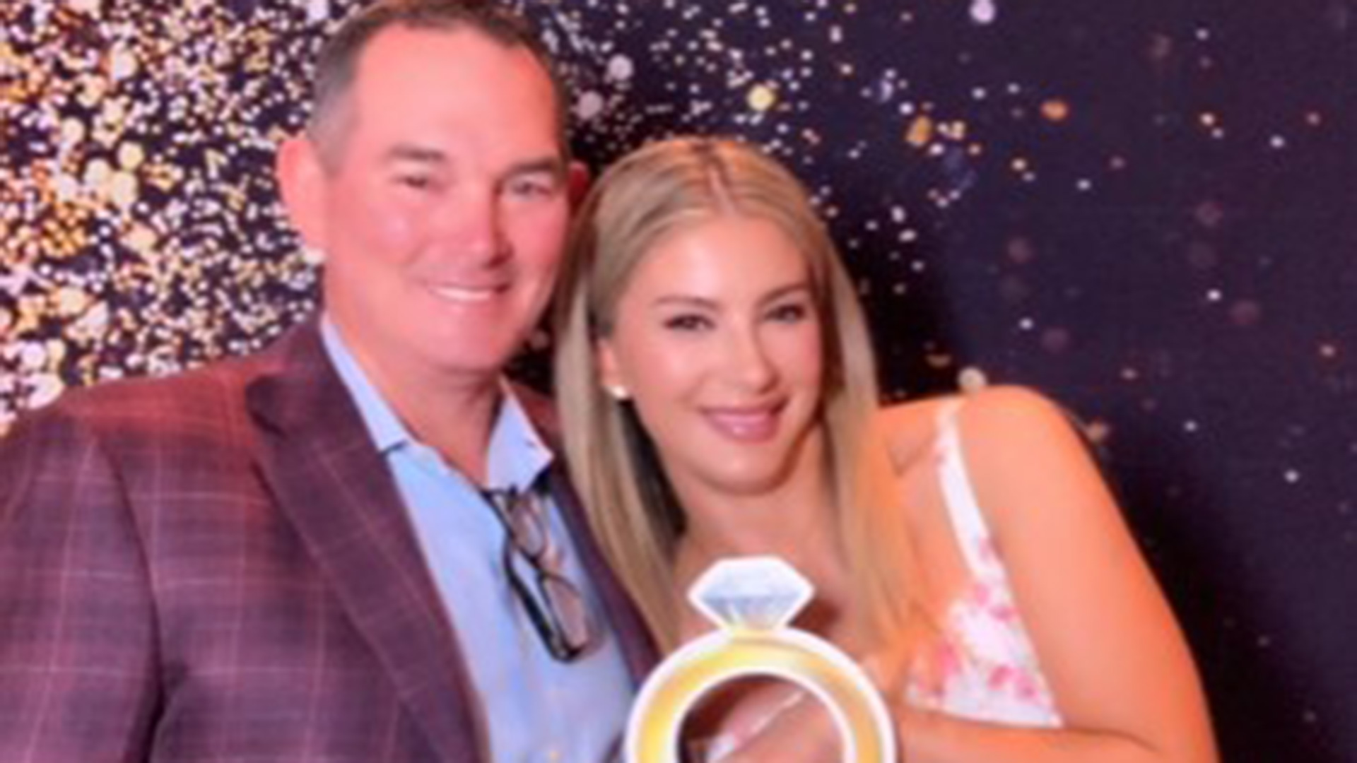 Dallas Cowboys coach Mike Zimmer gets engaged to stunning model girlfriend 26 years his junior [Video]