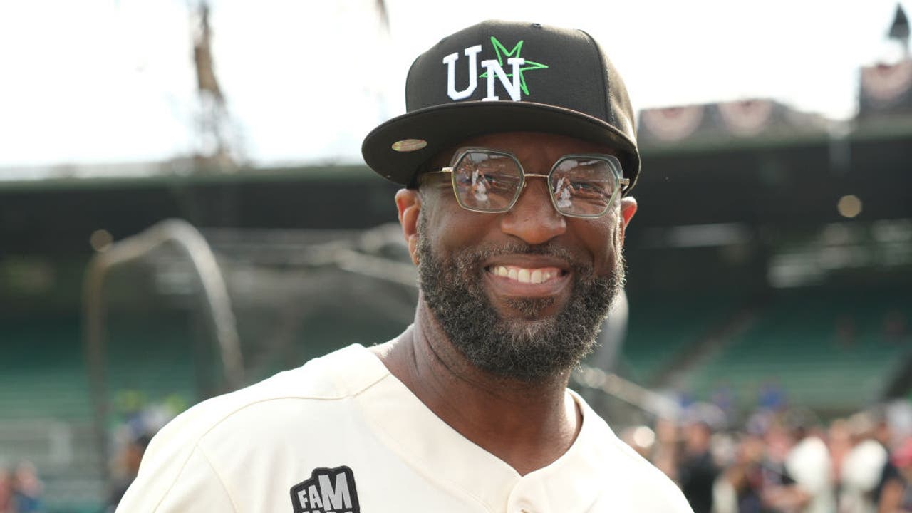 Rickey Smiley finds out he has 5-year-old twin daughters: ‘Blessed my life’ [Video]