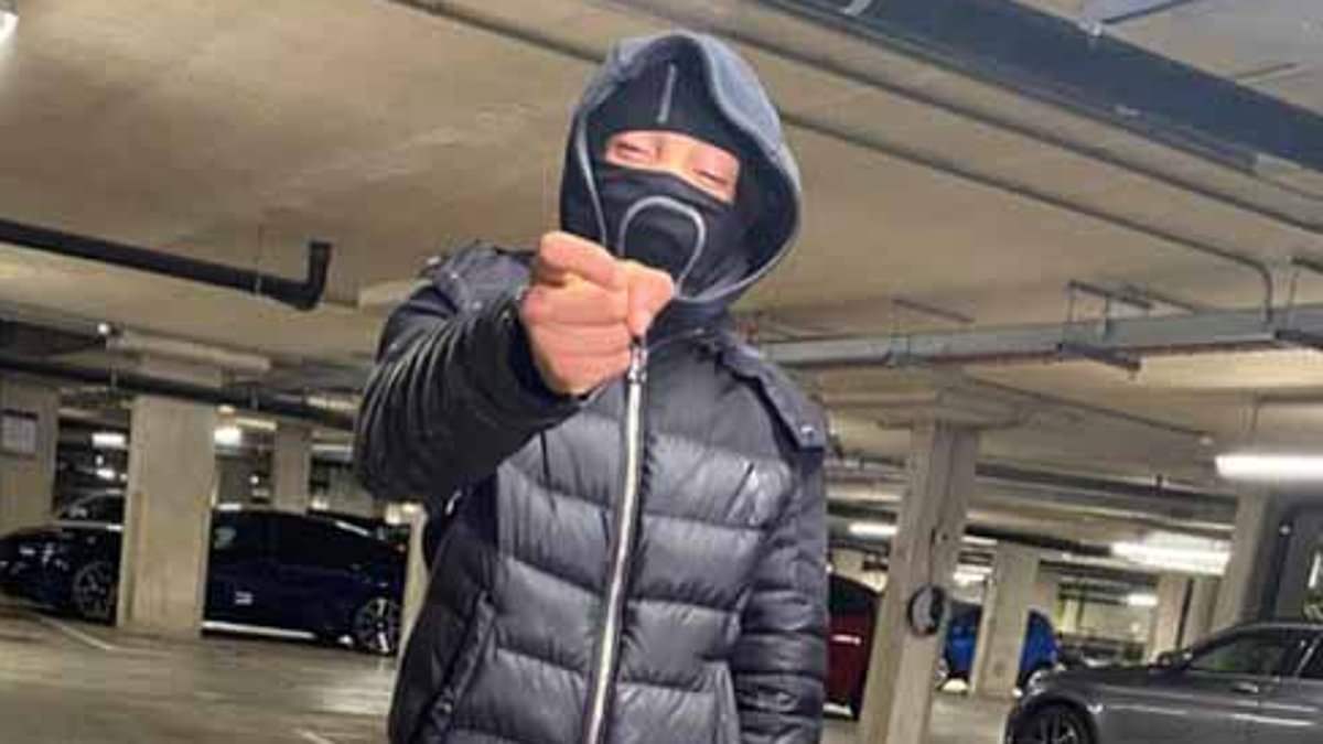 Schoolboy, 14, stabbed to death on London bus in Woolwich ‘was an aspiring drill rapper’: Manhunt continues for ‘murderer’ [Video]