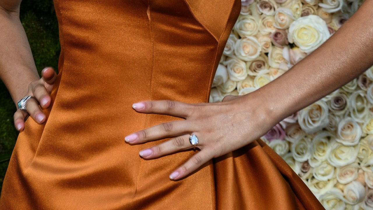 Thanks to Zendaya, East-West Engagement Rings May Be 2025s Defining Jewelry Trend [Video]