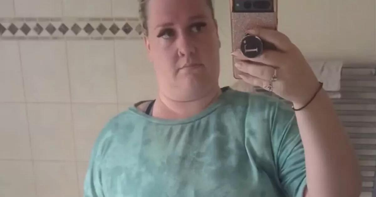 Woman who weighed 20st lost 80lbs with KFC, Nandos and Maccies hack [Video]