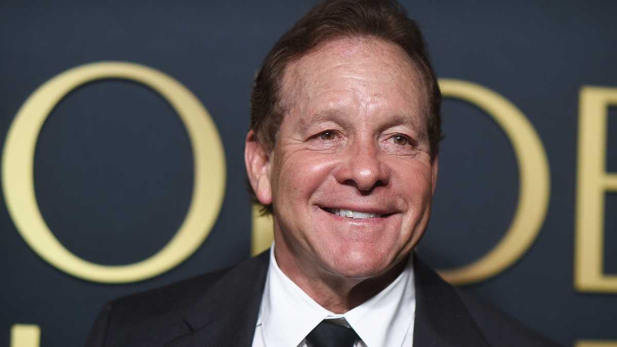 Steve Guttenberg aids in LA wildfire evacuation [Video]