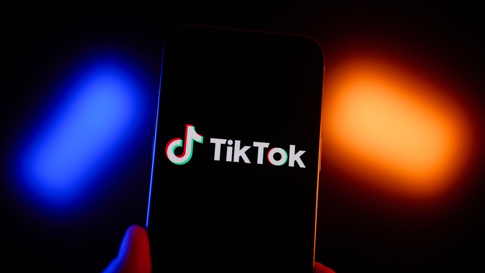 Supreme Court weighs fate of TikTok days before ban on app to take effect [Video]