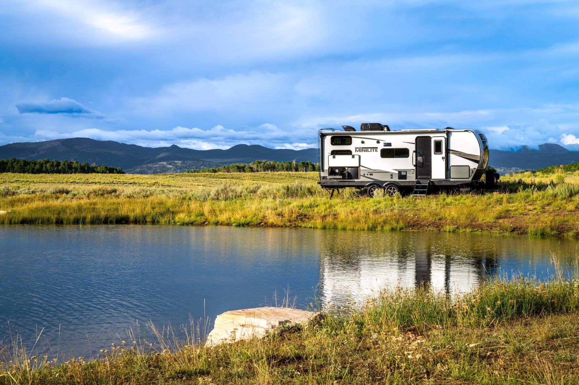 Top Travel Trailers | Camping World Blog [Video]