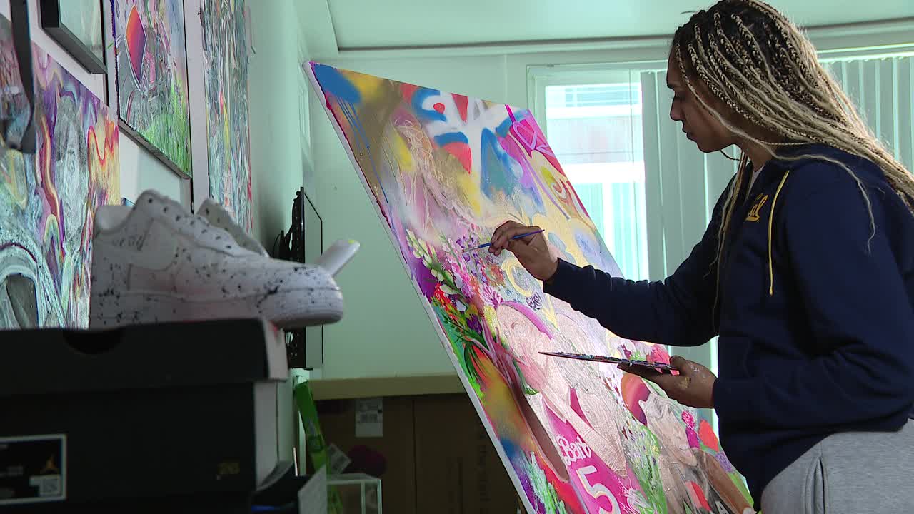 Cal hooper Jayda Noble is an artist off the court [Video]