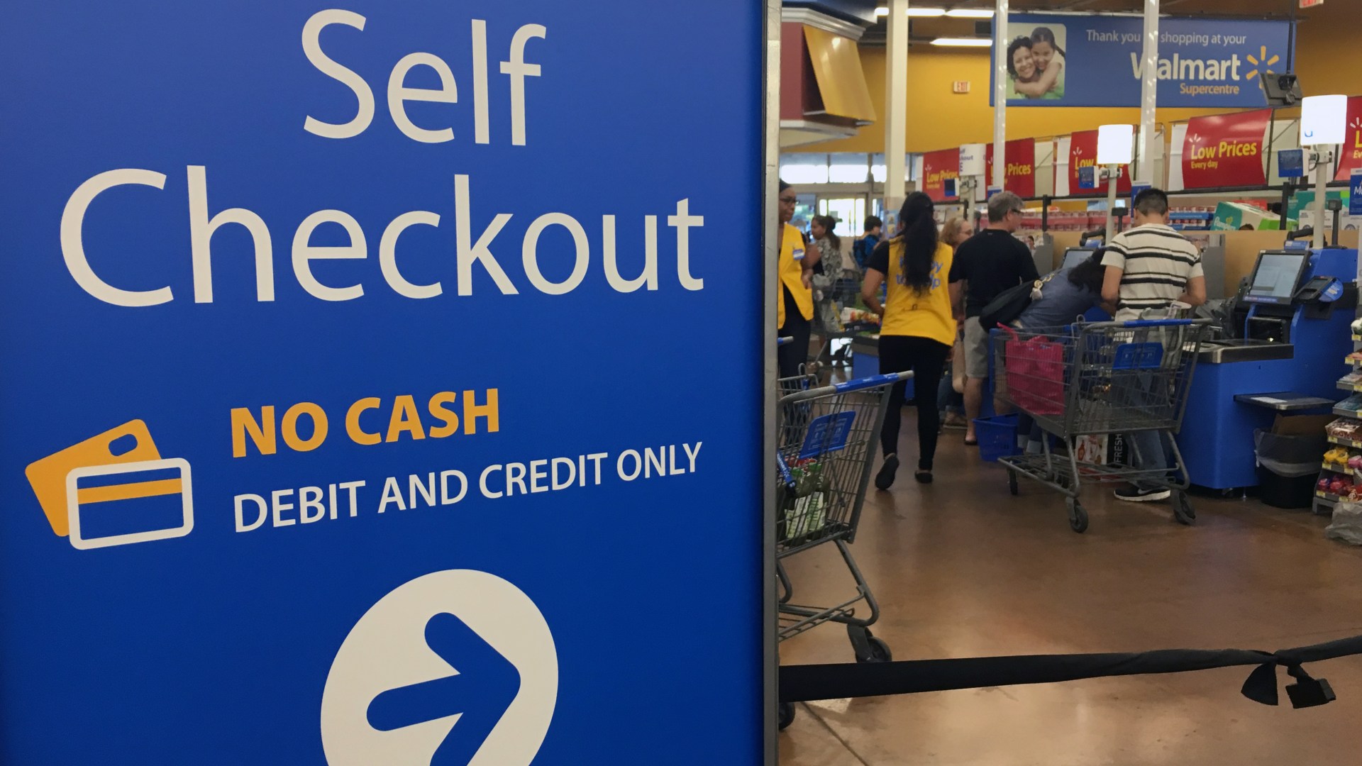 Walmart says it would like to hear more after self-service policy rolled out that turned checkout into ’20 min saga’ [Video]