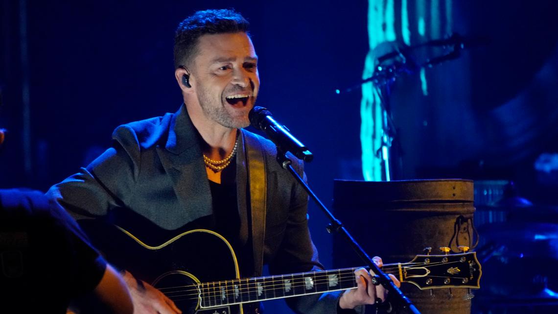 Pop star Justin Timberlake shows up for Portland school’s “bike bus” [Video]