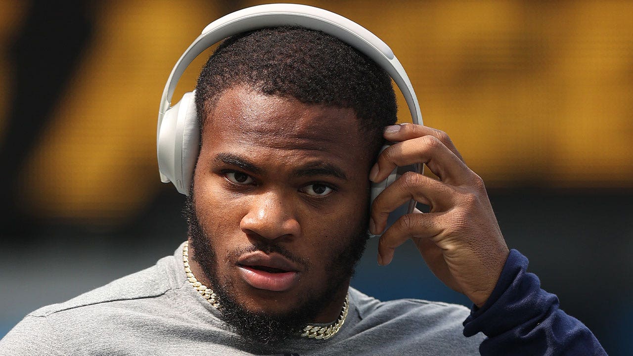 Cowboys icon DeMarcus Ware says Micah Parsons won’t do podcast during season if he joins coaching staff [Video]