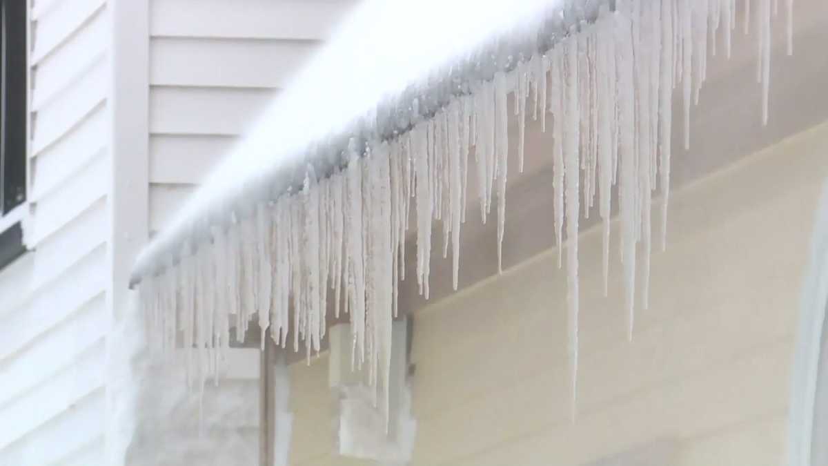 Maine doctor explains how winter can impact mental health [Video]