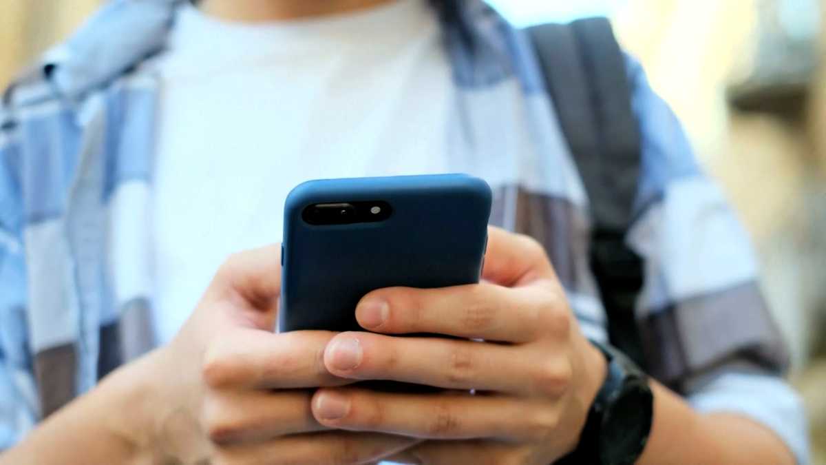 Mass. AG pushes for bell-to-bell cellphone restrictions in schools [Video]