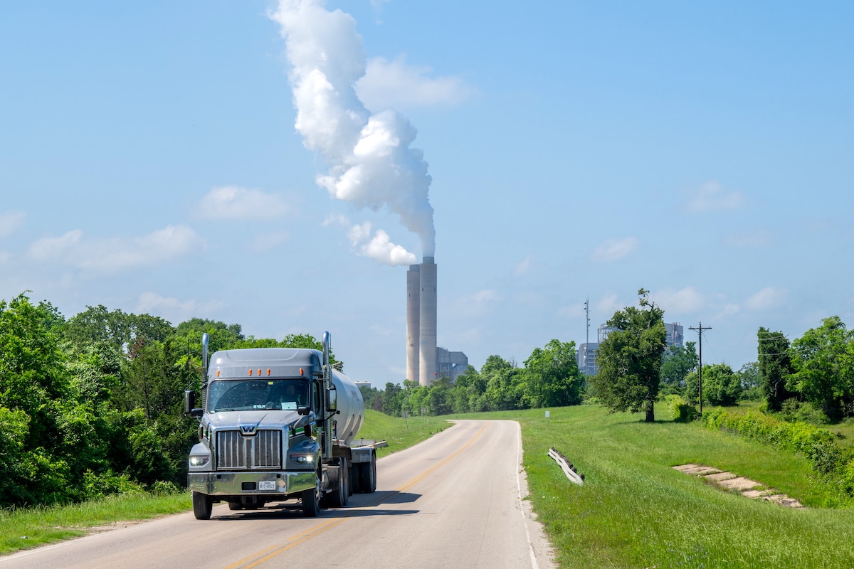 EPA Regulations Limiting Power Plant Emissions Likely to Be Weakened by Trump [Video]