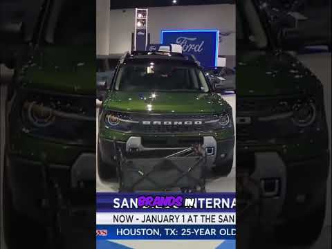 Amazing Cars & Military Day at Auto Show! [Video]