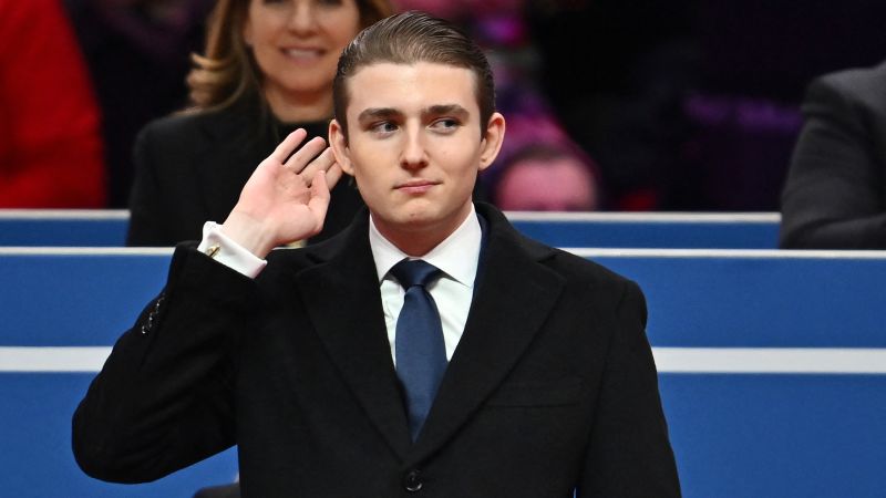 Video: Barron Trump plays to the crowd after dad recognizes him at inauguration [Video]