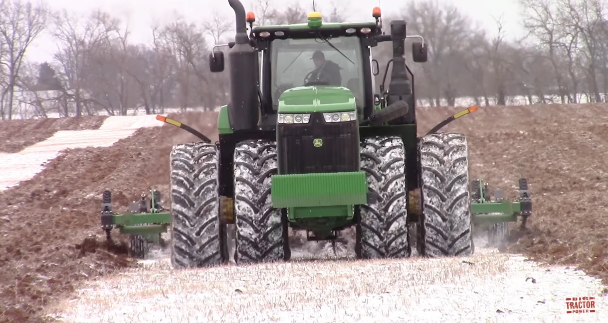 bigtractorpowerIn this video viewers spend in the field with a 570 hp JOHN DEERE 9570R Tractor & Great Plains TC5319 Turbo Chisel plow. The video shares the production history, specifications and original price tag of the JOHN DEERE 9570R Tractor.